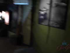 Amateur, Brunette brune, Petite amie, Branlette thaïlandaise, De plein air, Maigrichonne, Fumer, Voyeur