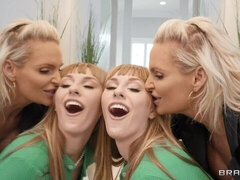 Grosse titten, Blondine, Fingern, Lesbisch, Milf, Hintern versohlen, Jungendliche (18+), Spielzeuge
