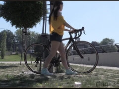 Tussi, Grosse titten, Vollbusig, Fetisch, Natürlichen titten, Im freien, Öffentlich, Spanner