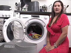 Cuarto de baño, Mamada, Corrida, Consolador, Hembra, Mamá, Pov, Madrastra