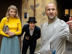 Verga grande, Rubia, Tetas naturales, Cabello corto, Flaco, Medias largas, Adolescente, Tetas