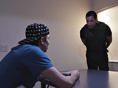 Grosser schwanz, Blasen, Braunhaarige, Geschnappt, Schwul, Behaart, Hardcore, Polizei