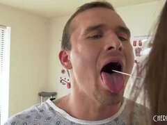 Anal, Gros seins, Gorge profonde, Gode, En levrette, Branler, Mère que j'aimerais baiser, Suçant