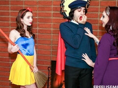 Grosser arsch, Grosser schwanz, Grosse titten, Blasen, Schwanz, Hundestellung, Frau frau mann