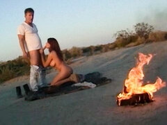 Strand, Grosser arsch, Grosse titten, Blasen, Handjob, Lecken, Muschi, Rotschopf
