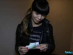 Leie, Blasen, Braunhaarige, Hundestellung, Im freien, Schüchtern