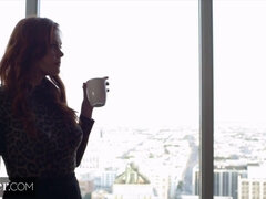 Grote mammen, Man die toekijkt, Sperma in gezicht, Likken, Moeder die ik wil neuken, Roodharige vrouw, Kousen, Student