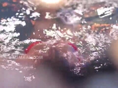 18 ans, Gros cul, Brunette brune, Plantureuse, Branlette thaïlandaise, Léchez, Seins naturels, Nénés