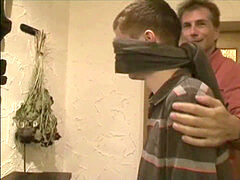 18 ans, Femme couguar, Allemand, Mère que j'aimerais baiser, Maman, Plan cul à trois