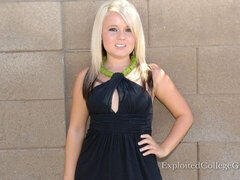 18 jaar, Grote kont, Blond, Pijpbeurt, Reusachtig, Natuurlijke tieten, Tiener, Tieten likken