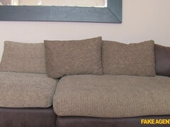 Blondine, Blasen, Fingern, Lecken, Büro, Pov, Muschi, Hintern versohlen