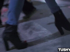 In den arsch, Blasen, Kehlenfick, Hd, Lingerie, Natürlichen titten, Rotschopf, Spielzeuge