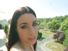 Leie, Grosser arsch, Braunhaarige, Fingern, Masturbation, Im freien, Solo, Spielzeuge