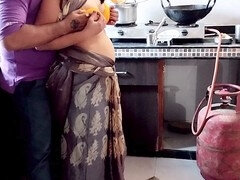 デカ尻, インド人, キス, キッチン, 熟年, 乳首, オマンコ, スラップ