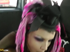 Брюнетки, Сперма на лице, Готки, Каблуки, Колготки, Пирсинг, На публике, Втроем