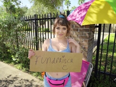 Nana, Grosse bite, Sucer une bite, Brunette brune, Plantureuse, En levrette, Hard, Pov