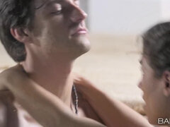 Tussi, Braunhaarige, Paar, Europäisch, Freundin, Pool, Spanisch