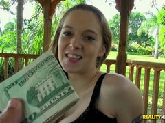 Blonde, Sucer une bite, Tir de sperme, Lunettes, Hard, De plein air, Pov, Pute