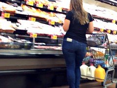 Pawg Milf in Tight Jeans Chasing all through Kroger