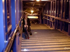 Любители, Толстушки, Большая жопа, Пухленькие, Каблуки, На публике, Дразнящие, Под юбкой