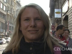 Leie, Grosser arsch, Blondine, Milf, Geld, Im freien, Kurzes haar, Toilette