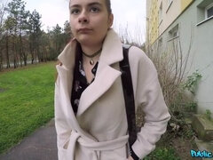 Amateur, Tir de sperme, En levrette, Faciale, Branlette thaïlandaise, De plein air, Pov, Russe