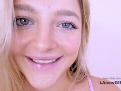 18 ans, Amateur, Grosse bite, Sucer une bite, Tir de sperme, Orgasme, Adolescente, Jouets