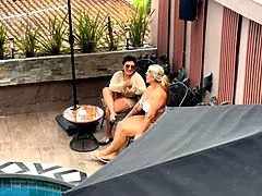 Leie, Blondine, Selbstgemacht, Interrassisch, Latina, Mutti, Spanisch, Flotter dreier