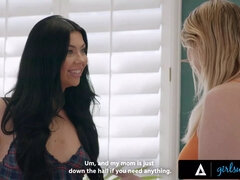 69 negenenzestig, Grote mammen, Gezichtzitten, Hd, Lesbisch, Moeder die ik wil neuken, Rubebrstof, Geschoren