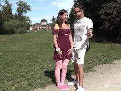 Sucer une bite, Brunette brune, Club, Européenne, De plein air, Public, Rasée, Nénés