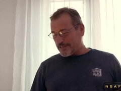 Arsch, Schönheit, Blasen, Braunhaarige, Besamung, Papi, Dildo, Jungendliche (18+)