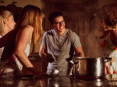 Verga grande, Mamada, Estilo perrito, Cuadrupleta, Tetas naturales, Flaco, Adolescente, Tetas