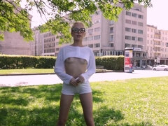 Blonde, Petite femme, Public, Nénés