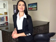 Grote mammen, Bruinharig, Hd, Gezichtspunt, Geschoren, Tatoeage