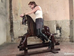 ブーツ, 穴開きパンティ