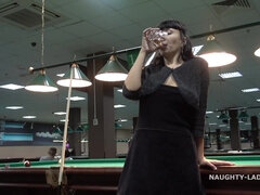 デカ尻, デカパイ, 露出狂, 母, 自然山雀, プール, 公共, 一人