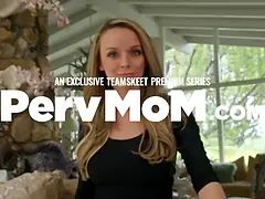 Naughty step-mom showcases her tits to tempt sonnie