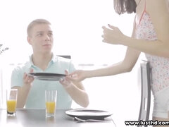 Kont, Grote lul, Bruinharig, Hardcore, Natuurlijke tieten, Kut duiken, Geschoren, Tiener