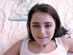 Kylie Quinn bounce off her pussy on top