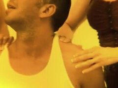 Grosse bite, Gros seins, Sucer une bite, Tir de sperme, Branlette thaïlandaise, Hd, Nue