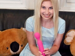 Amateur, Mamada, Pequeña, Afeitado, Flaco, Medias largas, Adolescente, Juguetes