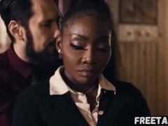 Grosser arsch, Grosse titten, Vollbusig, Kehlenfick, Schwarz, Hardcore, Strümpfe, Taboo