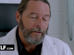 Gros cul, Grosse bite, Médecin, Hd, Mature, Infirmière, Chatte, Jarretelles