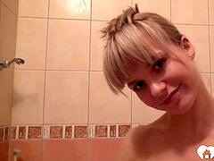 Enthousiasteling, Badkamer, Blond, Huisgemaakt, Masturbatie, Douche