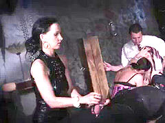 Bondage domination sadisme masochisme, Sucer une bite, Doigter, Allemand, Groupe, Masturbation, Fessée, Jouets