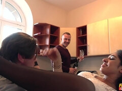 Blasen, Auto, Betrug, Hundestellung, Handjob, Lesbisch, Muschi, Realität