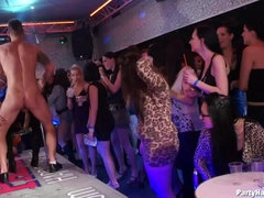 Blondine, Cfnm, Verrückt, Tanzen, Gruppe, Höschen, Party, Strümpfe