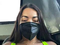 Leie, Tussi, Wohlbeleibte schöne frauen, Braunhaarige, Bus, Latina, Öffentlich, Titten