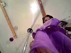 Arabe, Femelle, Femme dominatrice, Doigter, Orgasme, Pov, Sous la jupe