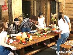 18 ans, Sucer une bite, Club, Hd, Nue, Chatte, Russe, Nénés